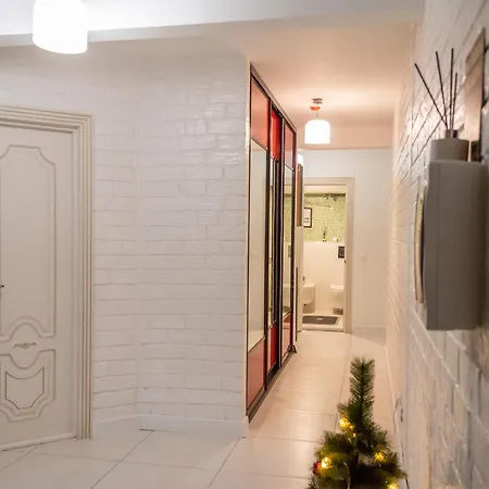 комната с двухместной кроватью в квартире с общим душем и кухней, Double In A Guest Apartment, La Cheie In Cu Dus Si Bucatarie Comuna Кишинів